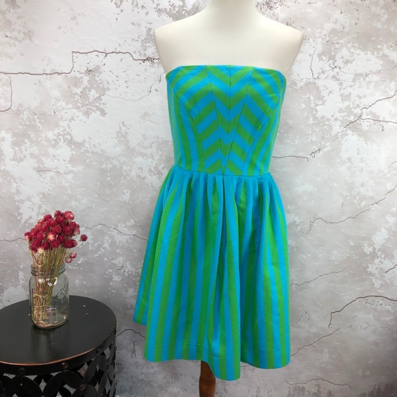 Lilly Pulitzer Dresses & Skirts - Lilly Pulitzer Eve Swizzle Green Strapless Dress